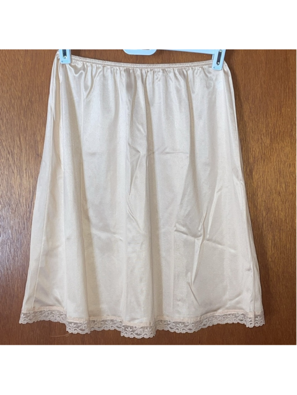 Warners Size Large Nude Vintage Slip Skirt